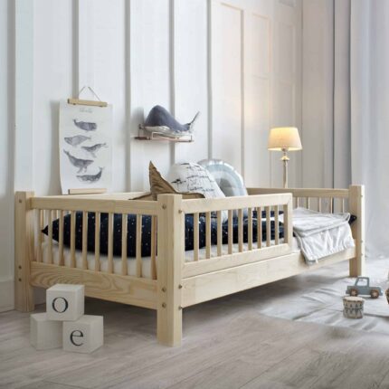 Peuterbed Stockholm met uitvalbeveiligingHouten